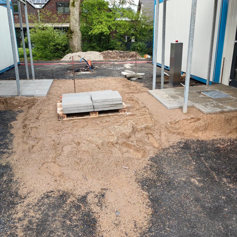 Paving work in the entrance area