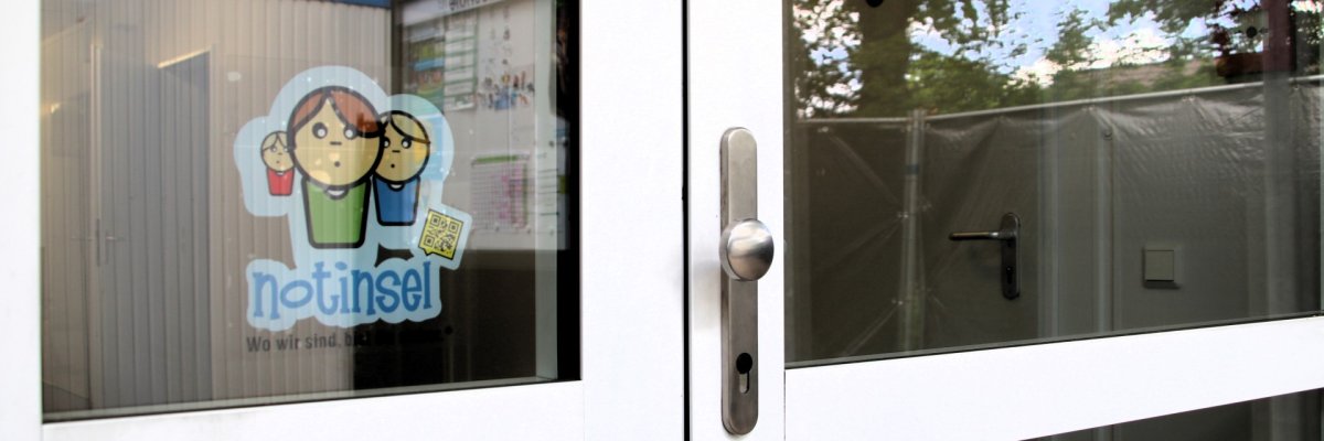 Il logo Notinsell all'ingresso