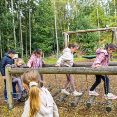 op de natuurspeeltuin